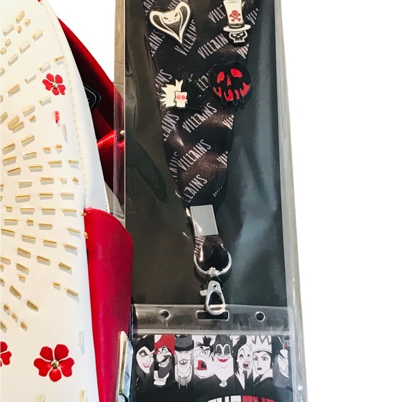 *NWT* Loungefly Disney Villians Bundle Snowwhite Dagger mini-backpack + Lanyard - Picture 11 of 13